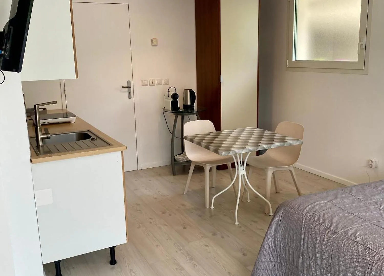 Studio Independant 3 Etoiles Dans Villa Au Bord Du Lac Annecy 베이리에-뒤-락 프랑스